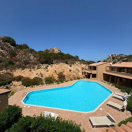 Casa Dell'emozione With A Swimming Pool In Apartamento