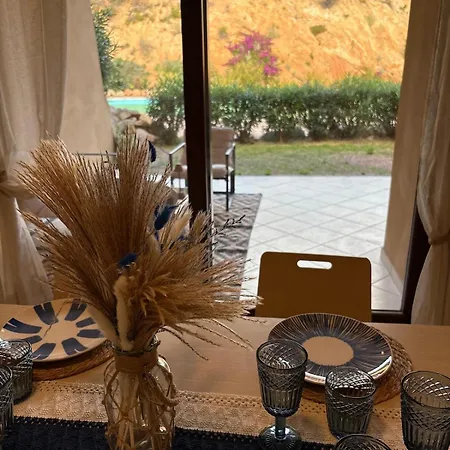 Apartamento Casa Dell'emozione With A Swimming Pool In *