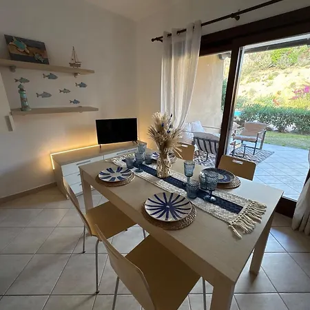 Casa Dell'emozione With A Swimming Pool In Apartamento