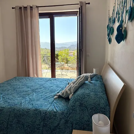 Casa Dell'emozione With A Swimming Pool In Apartamento Costa Paradiso