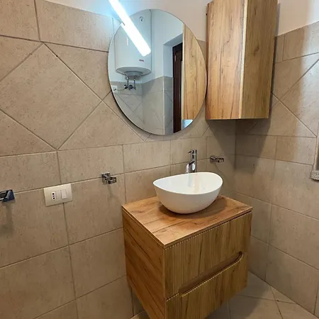 Apartamento Casa Dell'emozione With A Swimming Pool In *